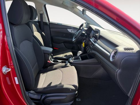 Used 2024 Kia Forte LXS FWD image 19