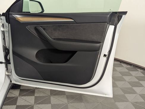 Used 2023 Tesla Model Y Long Range image 46