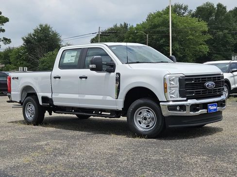 New 2026 Ford F250 XL w/ XL Chrome Package AWD/4WD image 2