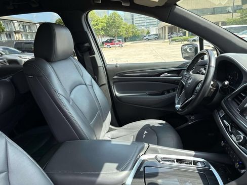 Used 2024 Buick Enclave Premium FWD image 9
