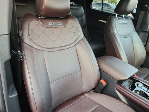Used 2025 Ford Explorer Platinum w/ LUX Leather Package AWD/4WD image 41
