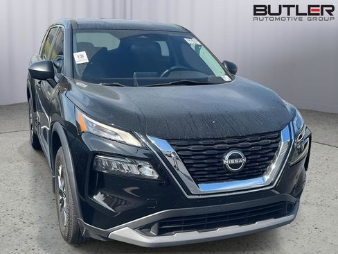 Used 2023 Nissan Rogue S image 5