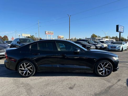 Used 2019 Volvo S60 T5 Momentum w/ Premium Package image 31