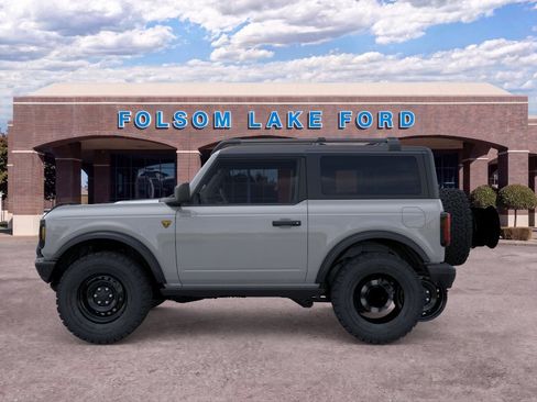 New 2026 Ford Bronco Badlands w/ Black Appearance Package AWD/4WD image 3