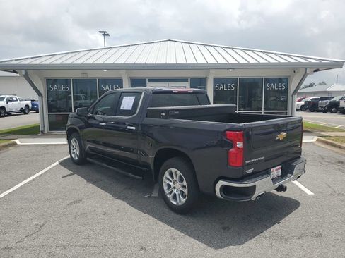 Used 2024 Chevrolet Silverado 1500 LTZ w/ Z71 Off-Road Package AWD/4WD image 3