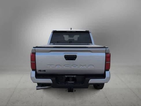 Used 2026 Toyota Tacoma SR5 AWD/4WD image 5