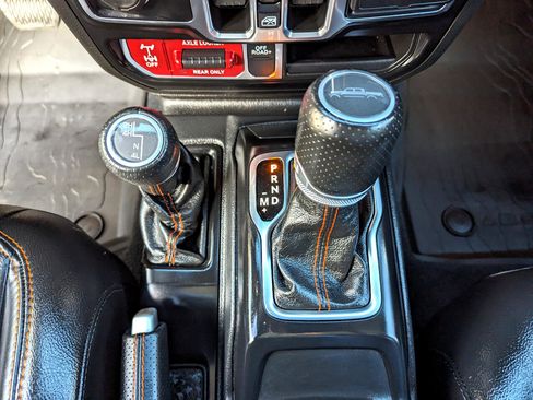 Used 2022 Jeep Gladiator Mojave w/ Cold Weather Group image 24