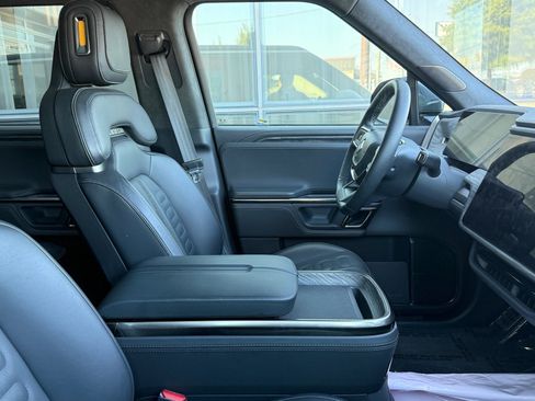 Used 2022 Rivian R1S Launch Edition AWD/4WD image 18