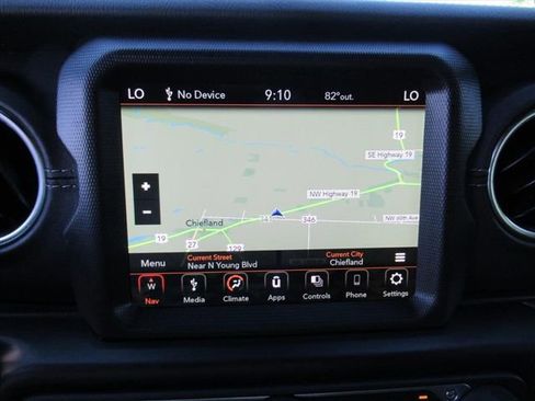 Used 2022 Jeep Wrangler Unlimited Sahara w/ LED Lighting Group AWD/4WD image 27