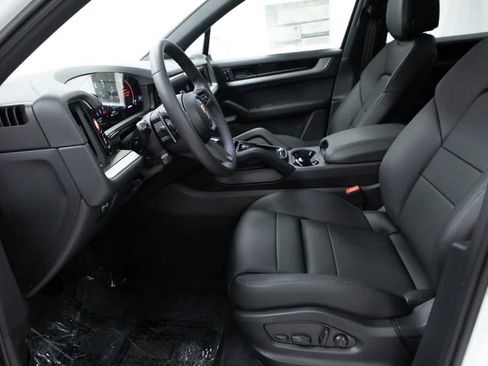 Certified 2026 Porsche Cayenne AWD/4WD image 22