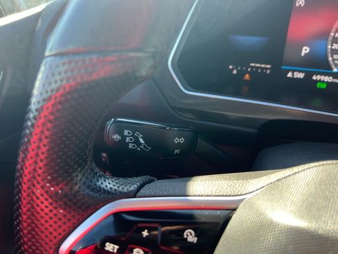 Used 2022 Volkswagen Tiguan SE R-Line image 20