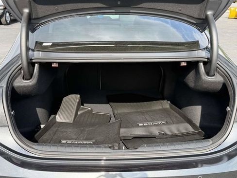 Used 2025 Hyundai Sonata Limited FWD image 9