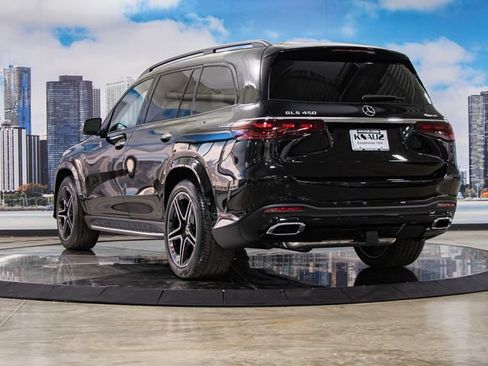 Used 2026 Mercedes-Benz GLS 450 4MATIC image 9