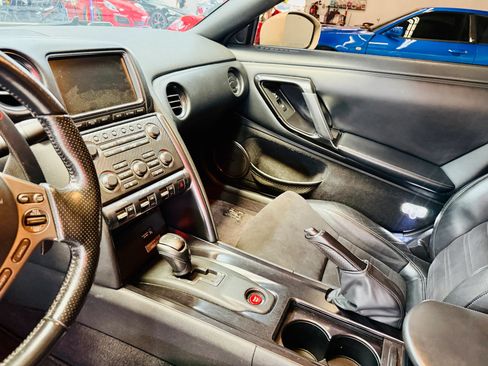 Used 2013 Nissan GT-R Premium AWD/4WD image 32