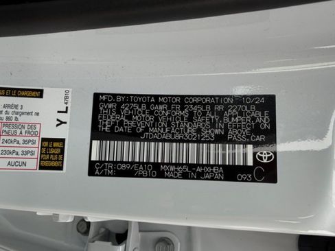 Used 2024 Toyota Prius Limited AWD/4WD image 23
