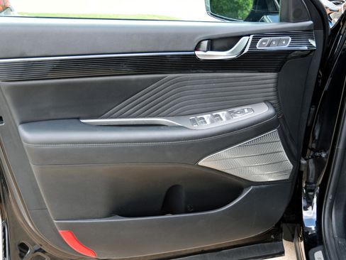 Used 2024 Hyundai Palisade Calligraphy image 9