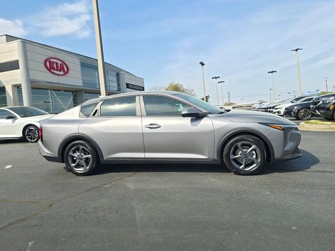 New 2026 Kia K4 LXS image 2