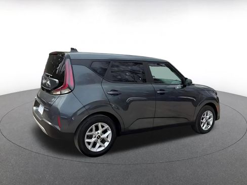 Used 2025 Kia Soul LX w/ LX Technology Package FWD image 15
