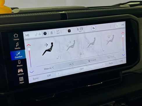 Used 2024 Jeep Wrangler Sahara w/ Safety Group image 19