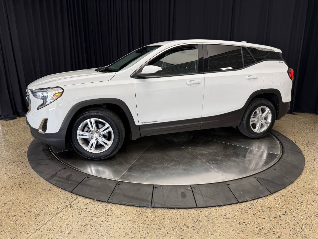 Used 2018 GMC Terrain SLE FWD image 5
