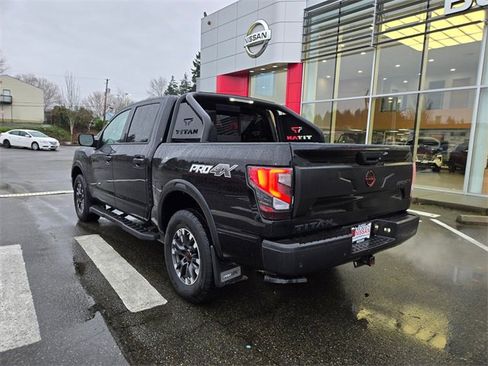 Used 2023 Nissan Titan PRO-4X w/ Pro-4x Utility Package image 9