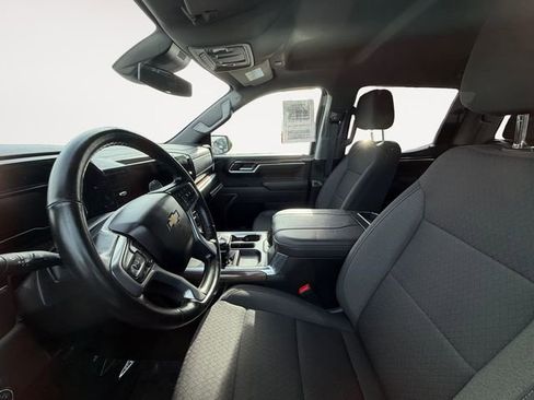 Used 2025 Chevrolet Silverado 1500 LT AWD/4WD image 7