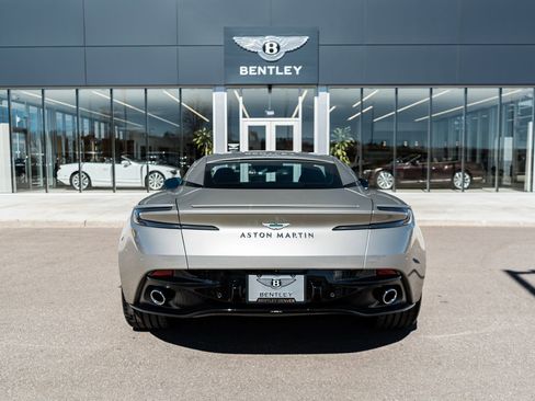 Used 2026 Aston Martin DB12 Coupe RWD image 11