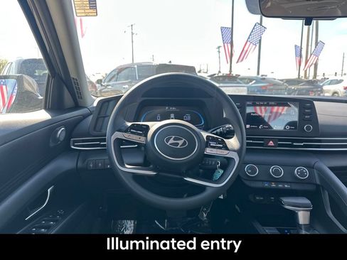 Used 2026 Hyundai Elantra SE FWD image 18