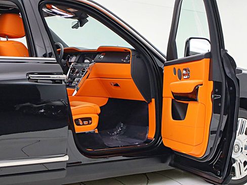 Used 2022 Rolls-Royce Cullinan AWD/4WD image 14