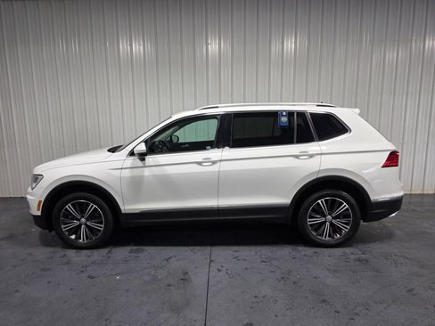 Used 2018 Volkswagen Tiguan SEL w/ 3rd Row Seat Package AWD/4WD image 4
