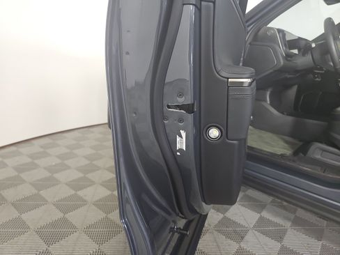 Used 2024 Rivian R1S Adventure image 30