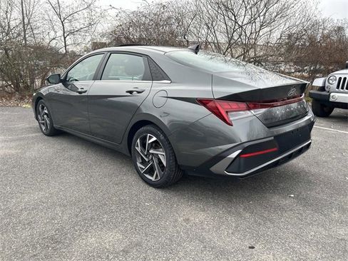 Certified 2024 Hyundai Elantra SEL w/ Convenience Package image 5