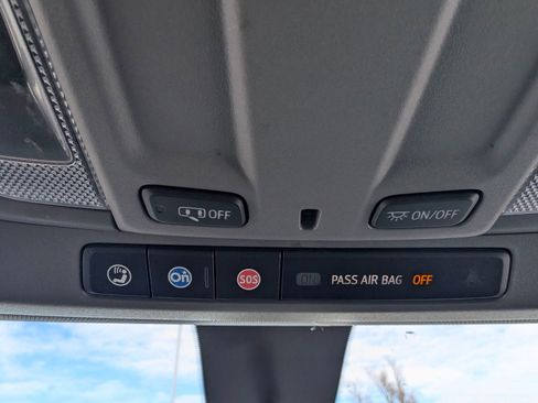 Used 2019 Chevrolet Silverado 1500 Custom w/ Custom Value Package image 15