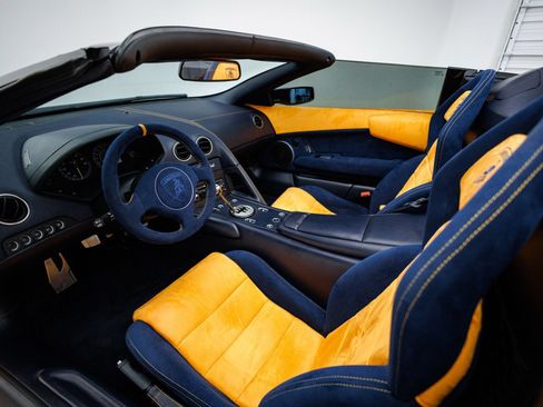 Used 2005 Lamborghini Murcielago Roadster AWD/4WD image 27