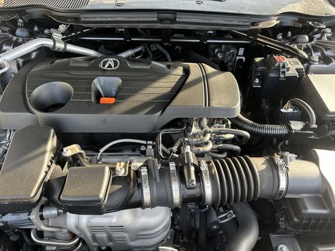 Used 2023 Acura TLX image 9