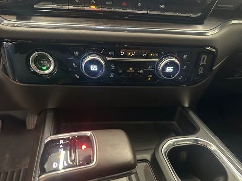 Used 2023 GMC Sierra 1500 SLT w/ SLT Convenience Package image 34