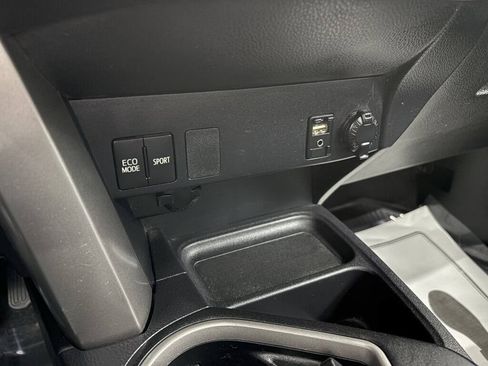 Used 2017 Toyota RAV4 LE w/ All Weather Liner Package AWD/4WD image 19