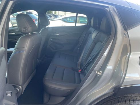 Used 2025 Buick Envista Sport Touring image 23