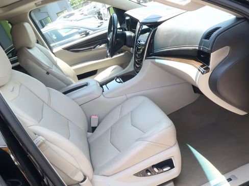 Used 2018 Cadillac Escalade Luxury image 28