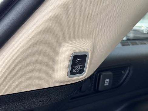 Used 2022 Jeep Grand Cherokee Limited image 37