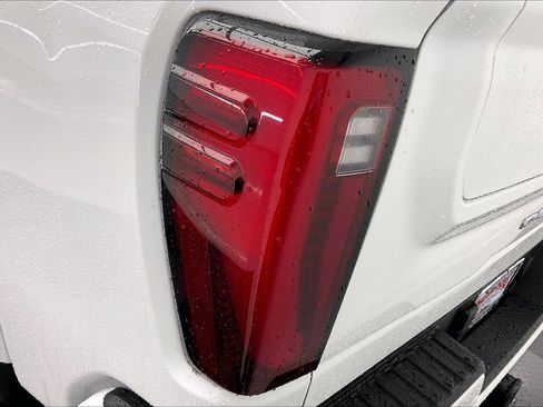 New 2026 GMC Sierra 2500 Denali w/ Denali Reserve Package image 16