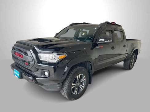 Used 2018 Toyota Tacoma TRD Sport AWD/4WD image 1