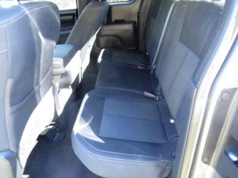 Used 2017 Nissan Titan SV RWD image 27