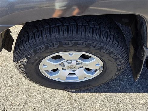 Used 2013 Toyota Tacoma 4x4 Double Cab w/ TRD Off-Road Pkg image 10