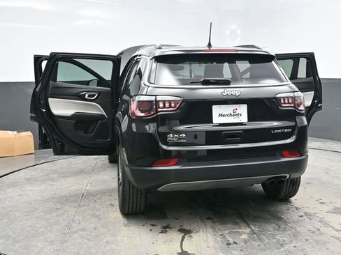 Used 2022 Jeep Compass Limited image 39