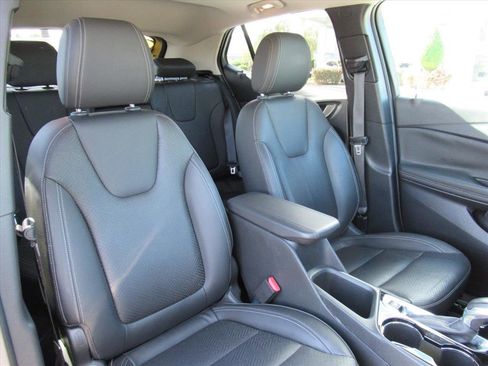 Used 2023 Buick Encore GX Essence w/ Experience Buick Package image 8