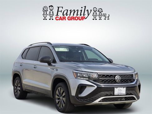 Used 2024 Volkswagen Taos S w/ MDO Package image 2