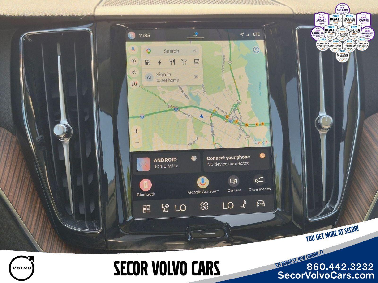 Used 2024 Volvo XC60 T8 Plus w/ Climate Package AWD/4WD image 25