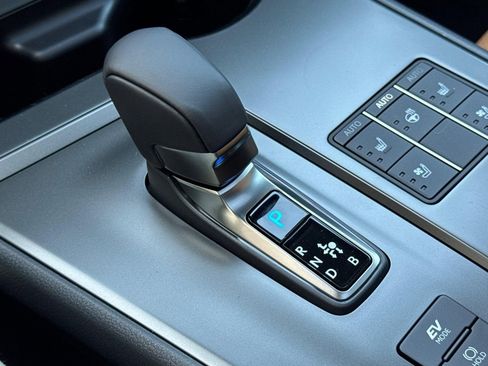 New 2026 Lexus UX 300h FWD image 18