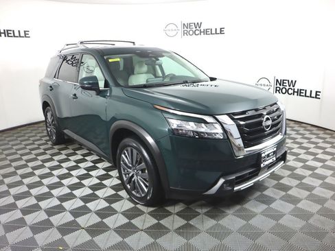 Certified 2022 Nissan Pathfinder SL w/ SL Premium Package image 3